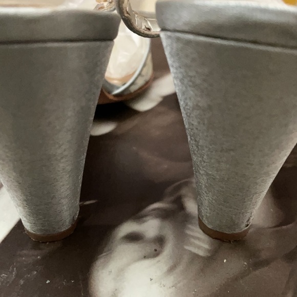 Shoes - Picture 3 of 7